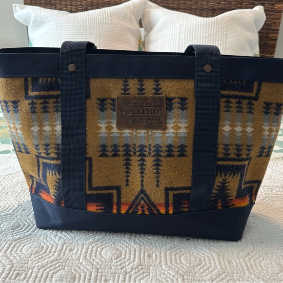 Pendleton Wool Zip Tote - Picture 1 of 12